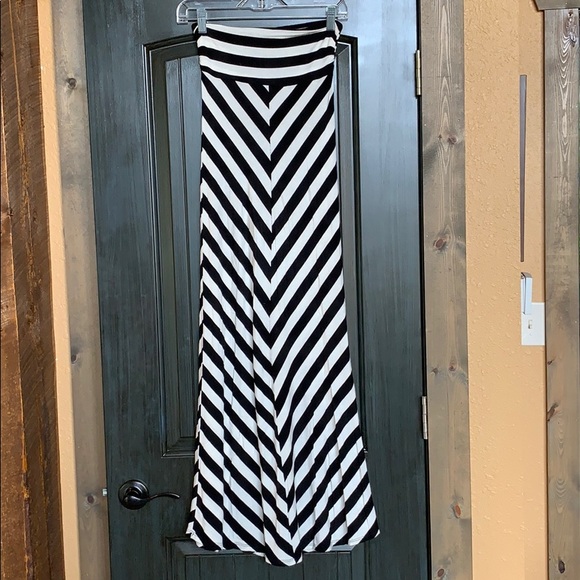 Striped Maxi Skirt!! - Picture 2 of 4